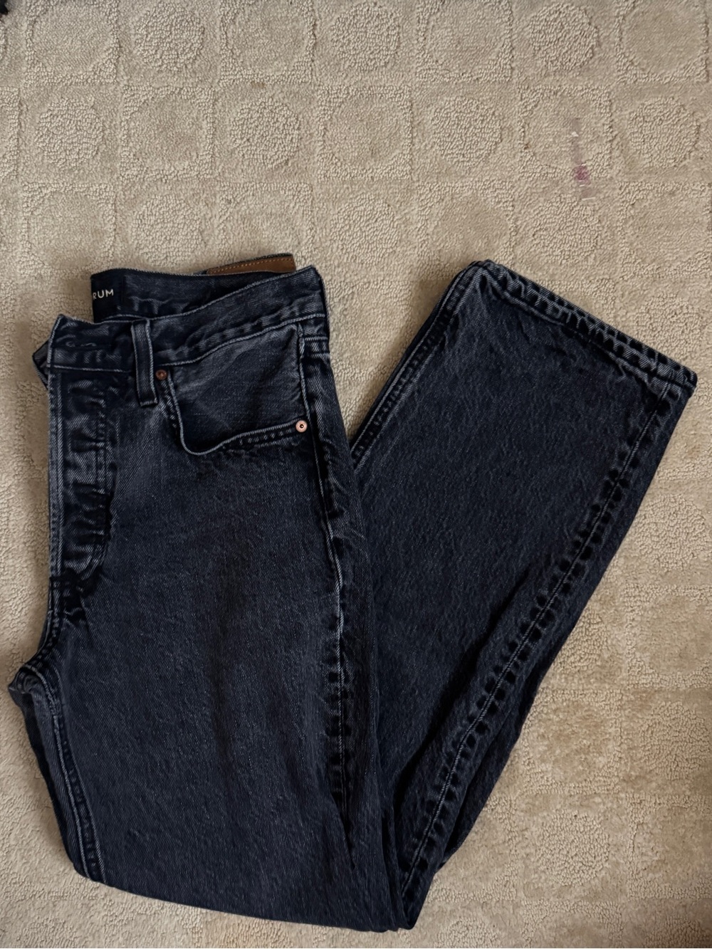 Aritzia Dark Black Straight Leg Jeans